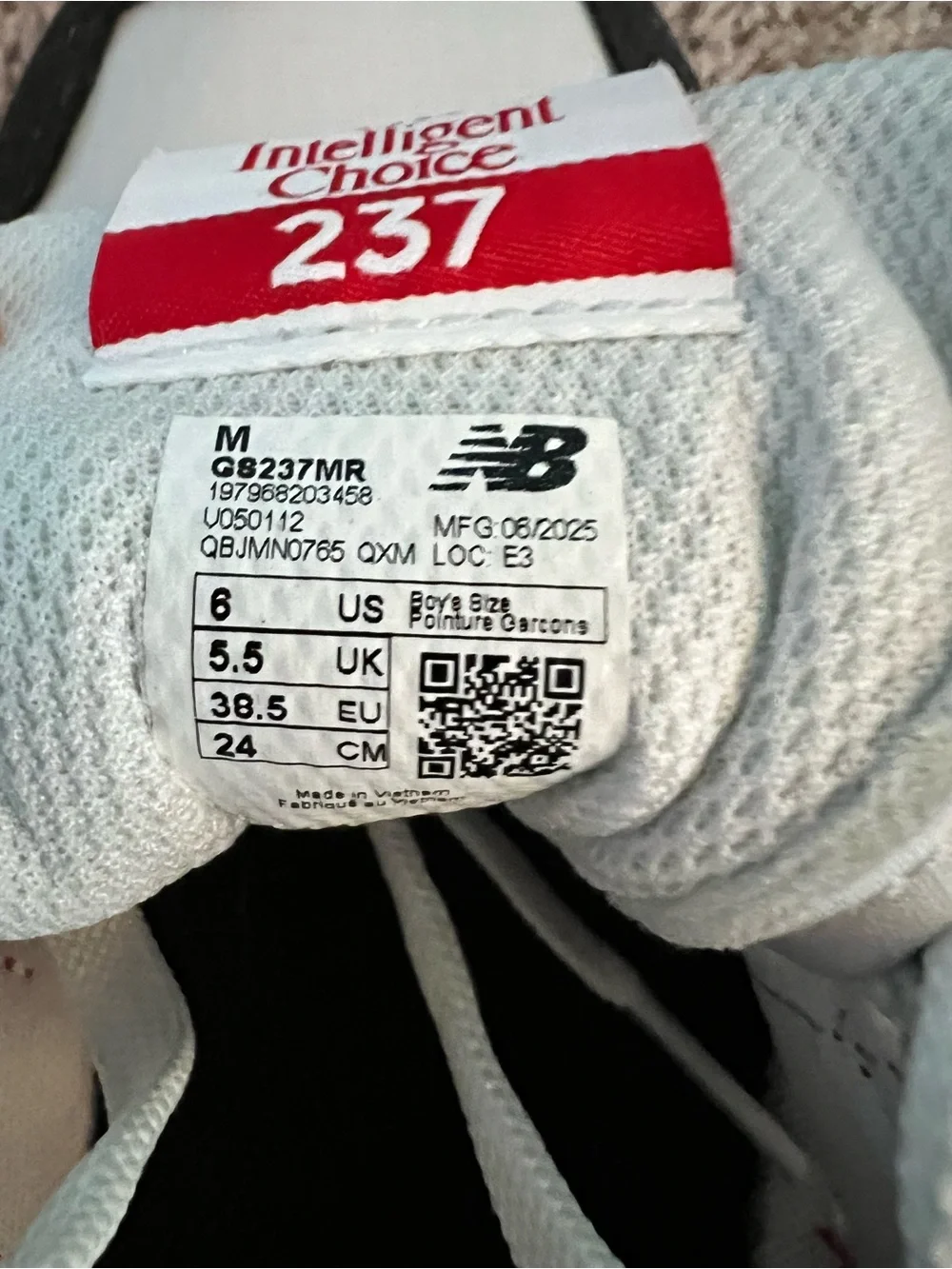 New Balance 237 bungee shoes- New without tags